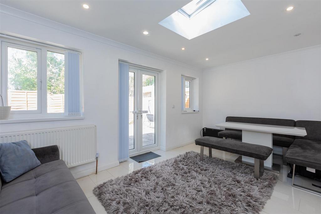 18 Gladstone Way-6.jpg