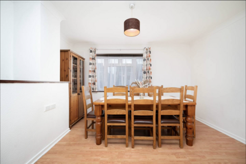 3 bedroom semi-detached house to rent, Ferrymead Avenue, Greenford UB6