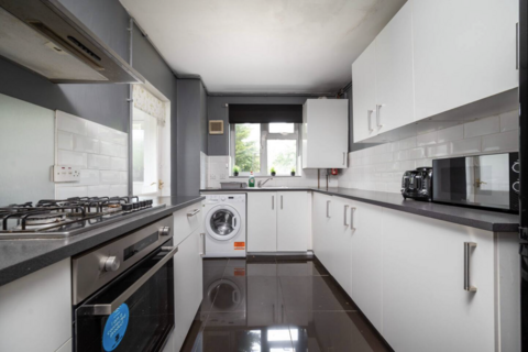 3 bedroom semi-detached house to rent, Ferrymead Avenue, Greenford UB6