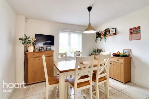 2 Hunter Road, Whetstone, Leicester, LE8 6AE
