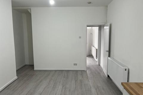 2 bedroom terraced house to rent, Blackley New Road, Manchester, Blackley, M9