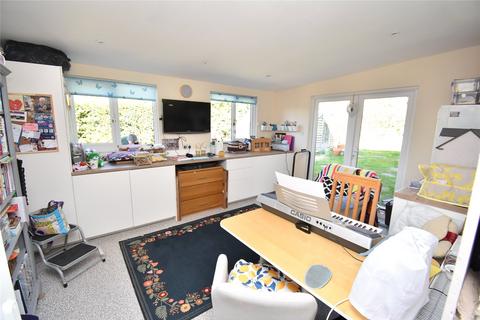 25 Bidwell Hill, Houghton Regis, Dunstable, LU5 5DR