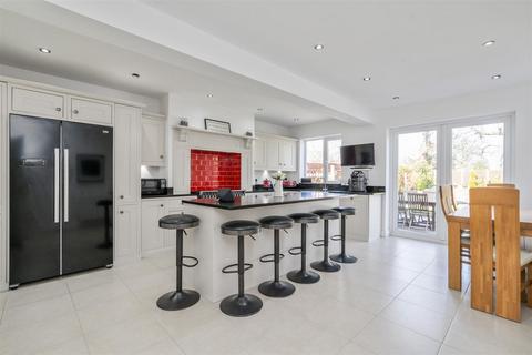 93 Buryfield Road, Solihull, B91 2DQ
