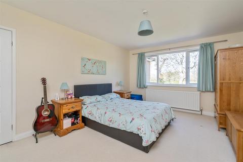 93 Buryfield Road, Solihull, B91 2DQ