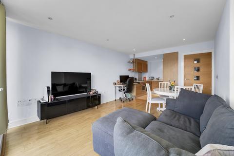 1 bedroom flat for sale, Battersea, Queenstown Road, London SW8