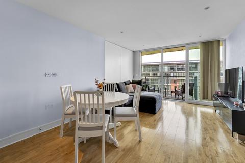 1 bedroom flat for sale, Battersea, Queenstown Road, London SW8