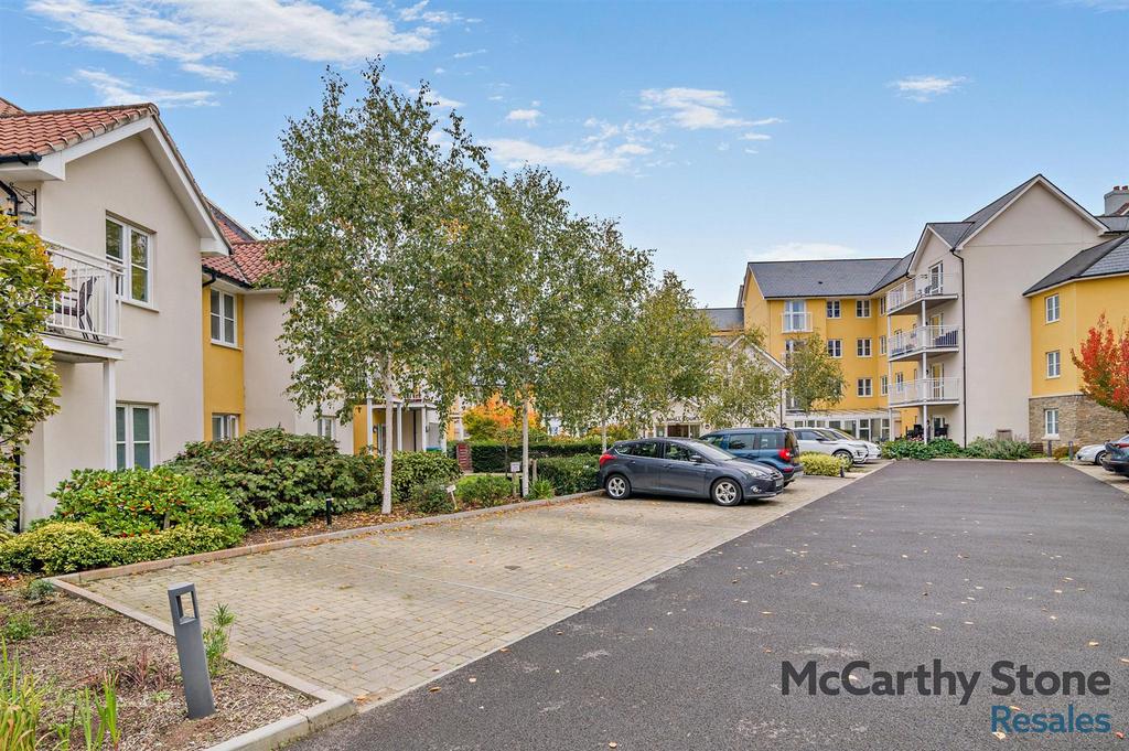 Barnhill Court