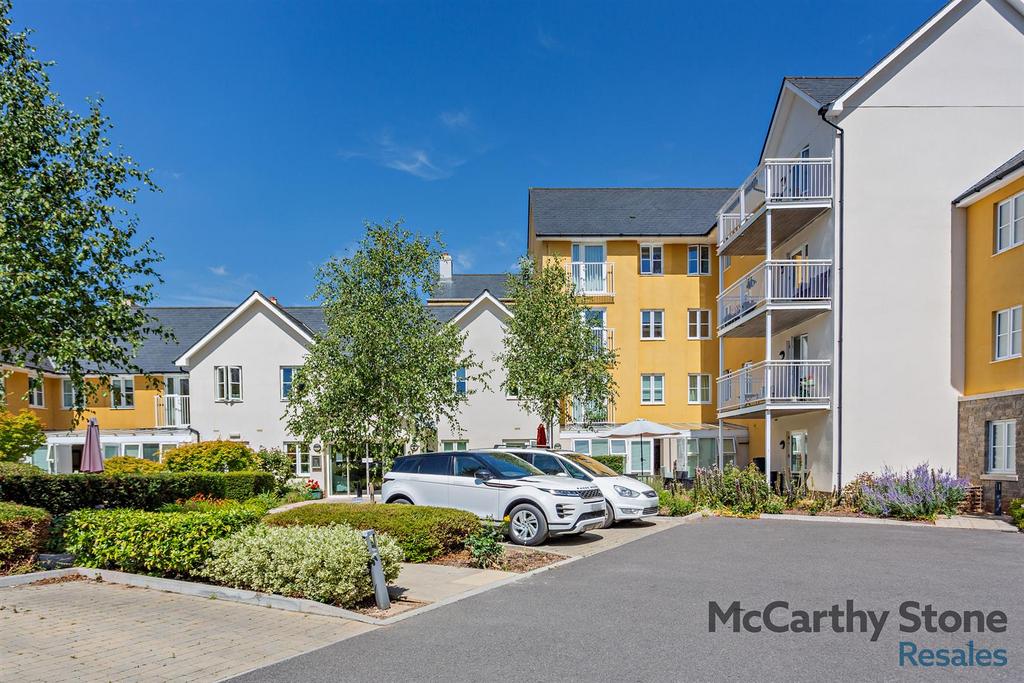 Barnhill Court