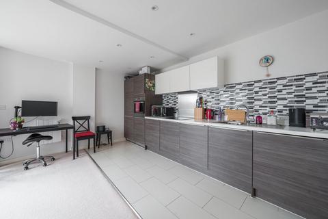 2 bedroom apartment to rent, Grosvenor Mansions, Camberley GU15