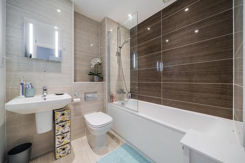 2 bedroom apartment to rent, Grosvenor Mansions, Camberley GU15