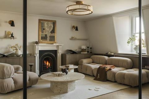 Onslow Gardens, London, SW7