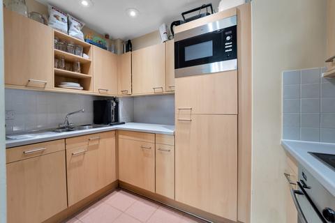 1 bedroom flat for sale, Buckingham Palace Road, London, SW1W