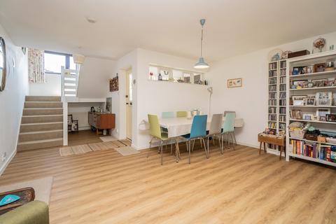 11 Kindleton, Great Linford, Milton Keynes, MK14 5EA