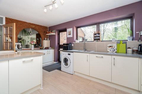 11 Kindleton, Great Linford, Milton Keynes, MK14 5EA