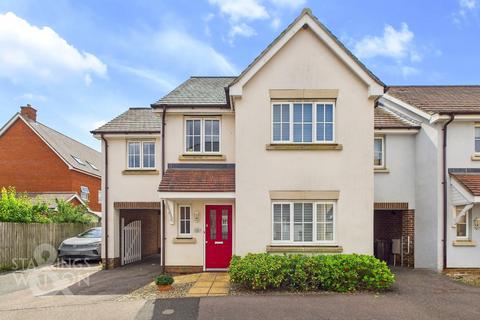 8 Clematis Way, Wymondham, NR18 0FX