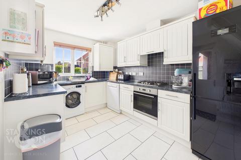 8 Clematis Way, Wymondham, NR18 0FX