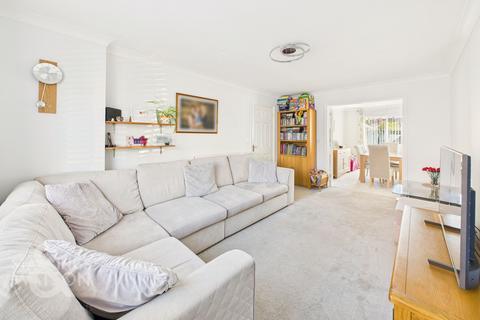 8 Clematis Way, Wymondham, NR18 0FX