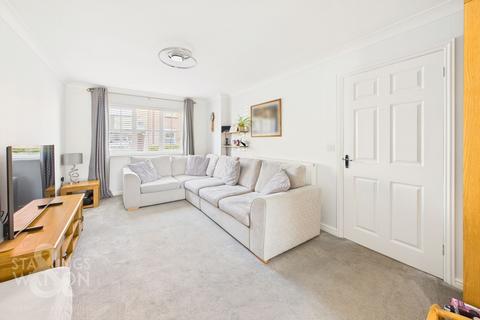8 Clematis Way, Wymondham, NR18 0FX