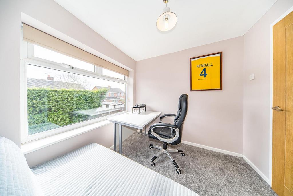 17 Arnside Avenue bedroom 3.jpg