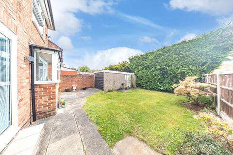 17 Arnside Avenue, Rainhill, Prescot, L35 9JH