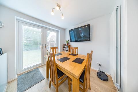 17 Arnside Avenue, Rainhill, Prescot, L35 9JH