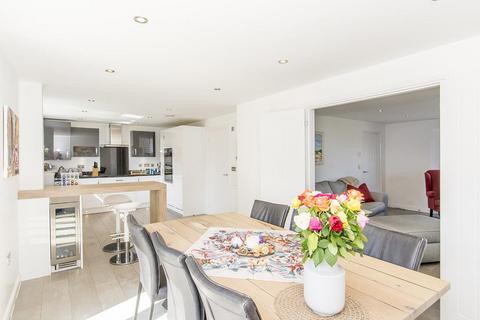 4 bedroom house to rent, Owen Way, Market Harborough