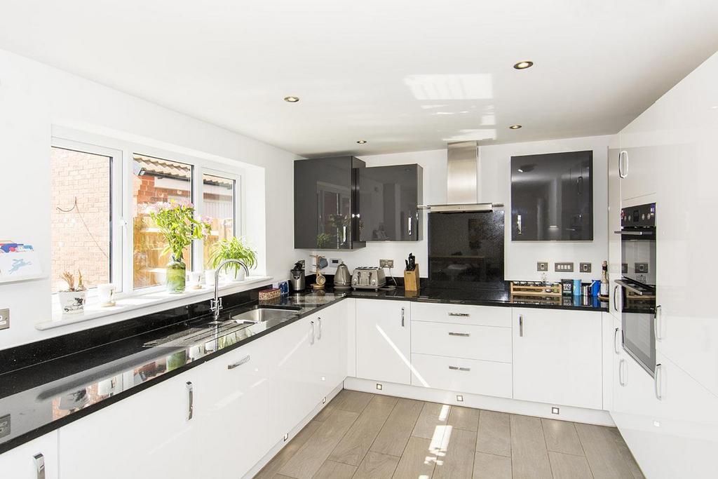 (Kitchen Area)