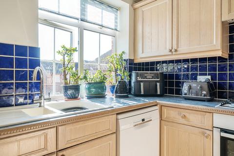 2 bedroom flat for sale, Meadrow, Surrey GU7
