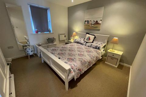 2 bedroom apartment for sale, Cwrt Naomi, Llanelli