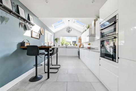 39 Ellingham Road, Chessington, KT9 2JA