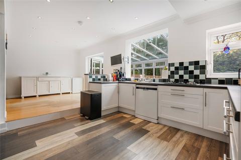 4 bedroom semi-detached house for sale, Morley Crescent, Edgware, HA8
