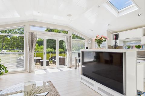 2 bedroom lodge for sale, Marlow SL7