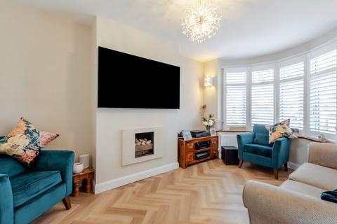 84 Beverley Avenue, Sidcup, DA15 8HE