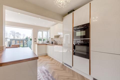 84 Beverley Avenue, Sidcup, DA15 8HE