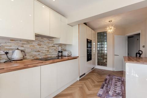 84 Beverley Avenue, Sidcup, DA15 8HE