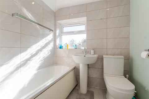 49 Bracken Bank, Ascot, SL5 8HW