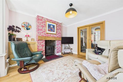 15 Bank Close, Uttoxeter, ST14 8BP