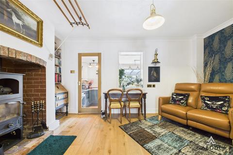 15 Bank Close, Uttoxeter, ST14 8BP