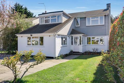 28 Forge Drive, Claygate, Esher, KT10 0HR