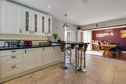 28 Forge Drive, Claygate, Esher, KT10 0HR