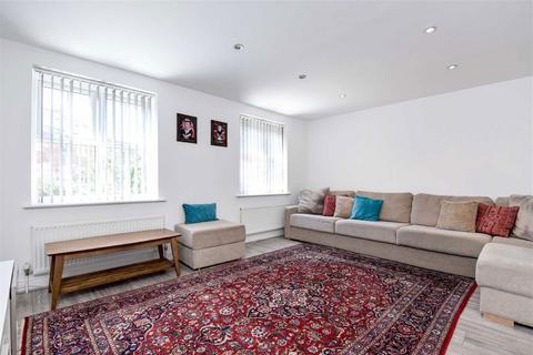 4 bedroom house to rent, Lisle Close, London SW17