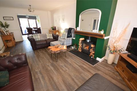 4 bedroom semi-detached house for sale, Kinross Crescent, Luton, Bedfordshire, LU3