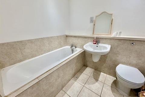 2 bedroom apartment for sale, Silk Mill, Elland