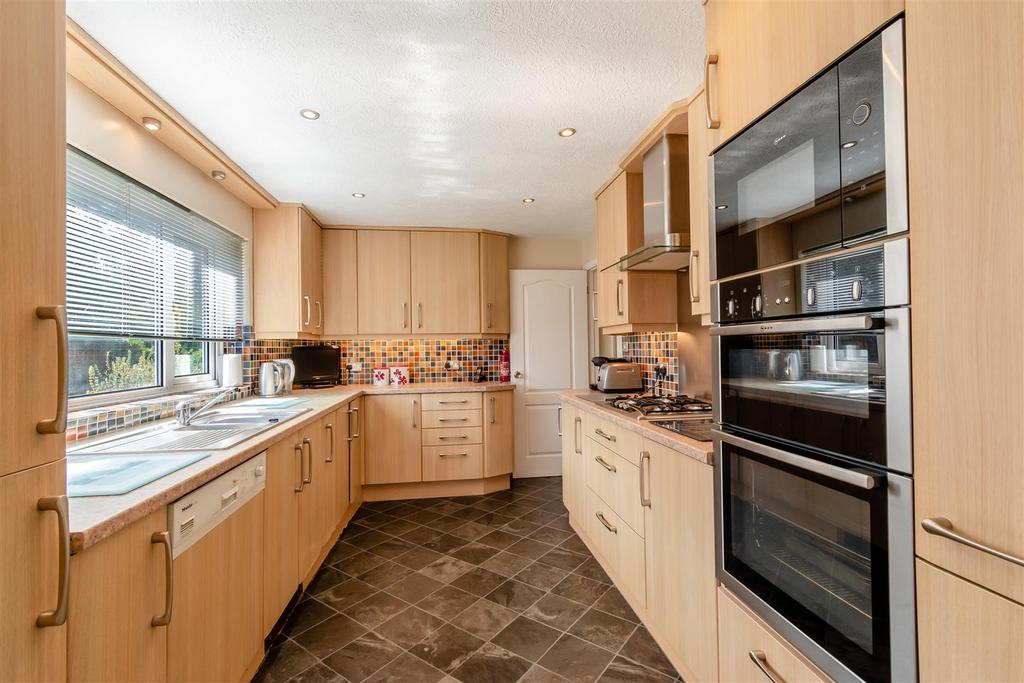 8643398-interior11.jpg