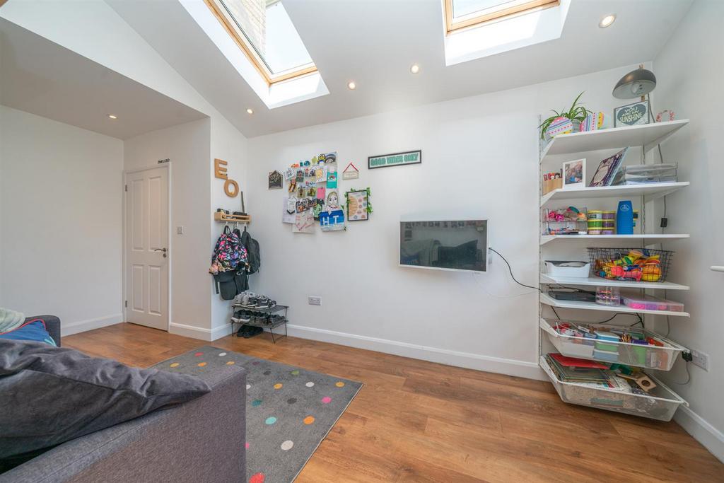 253-Chambersbury-lane-2646.jpg