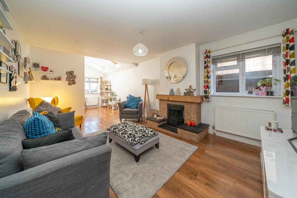 253-Chambersbury-lane-2670.jpg