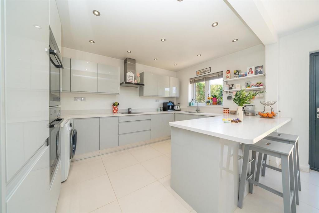 253-Chambersbury-lane-2676.jpg