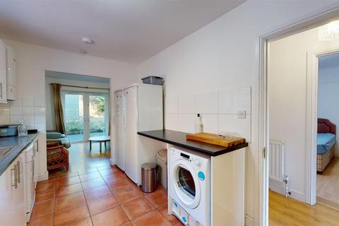 6 bedroom semi-detached house to rent, Downs Road, Canterbury, Kent, CT2