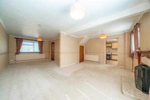 3 bedroom semi-detached house for sale, Hunting Gate, Hemel Hempstead, Hertfordshire, HP2 6NX