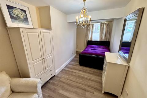 2 bedroom apartment to rent, The Cathedrals, Court Lane, Durham